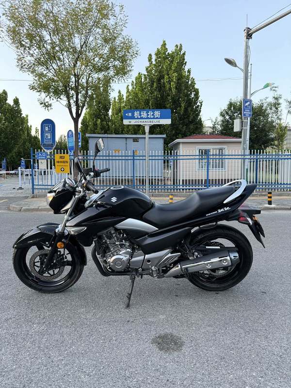 二手豪爵铃木骊驰 GW250