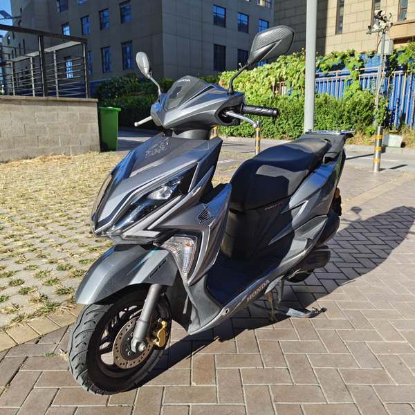 二手新大洲本田裂行 RX125Fi
