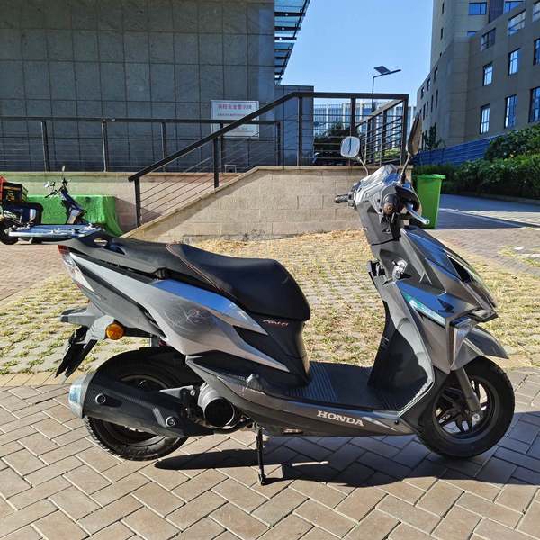 二手新大洲本田裂行 RX125Fi