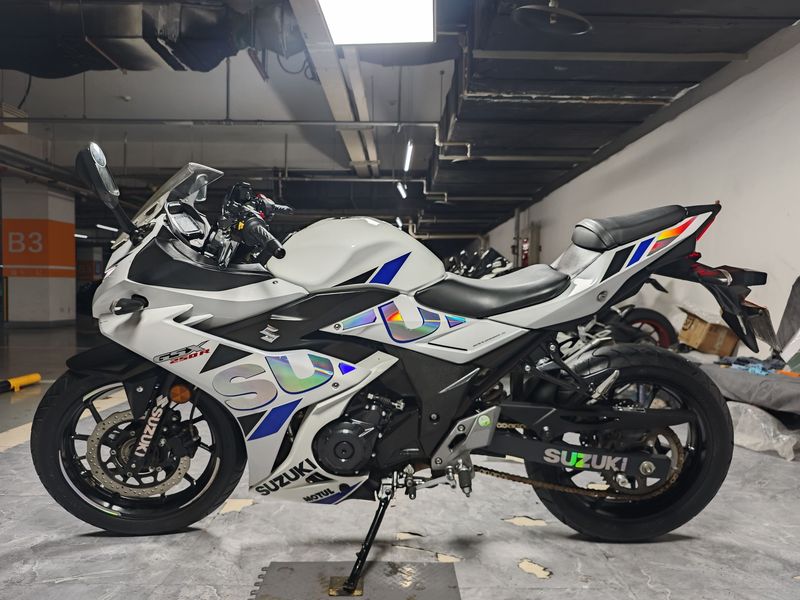 二手豪爵铃木GSX250R