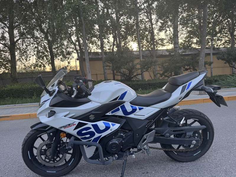 二手豪爵铃木GSX250R