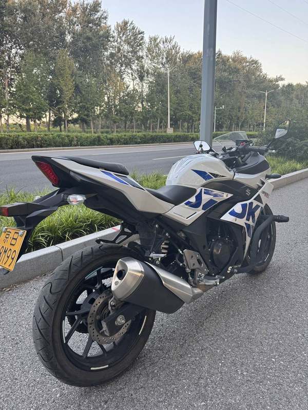 二手豪爵铃木GSX250R