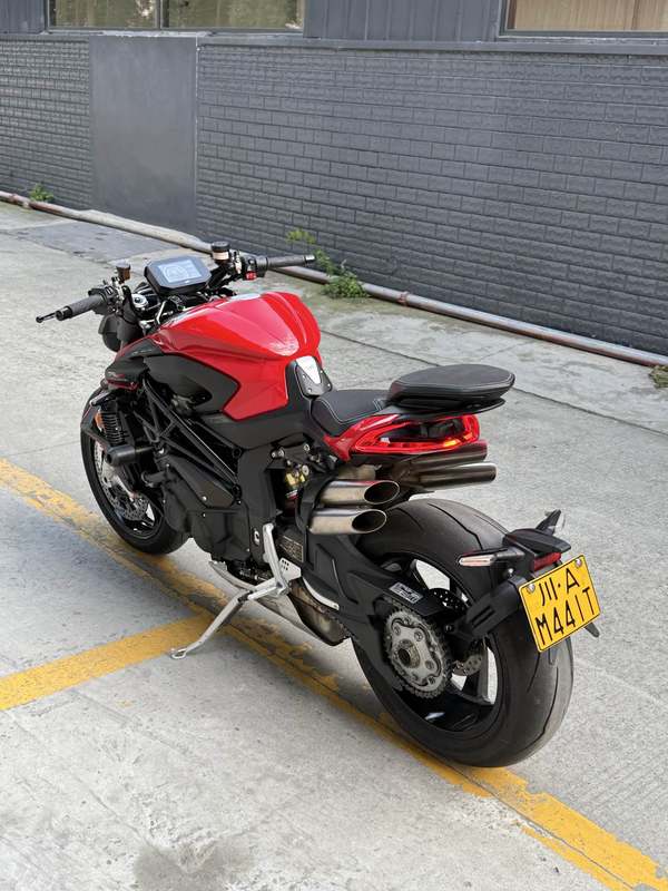 二手奥古斯塔Brutale 1000