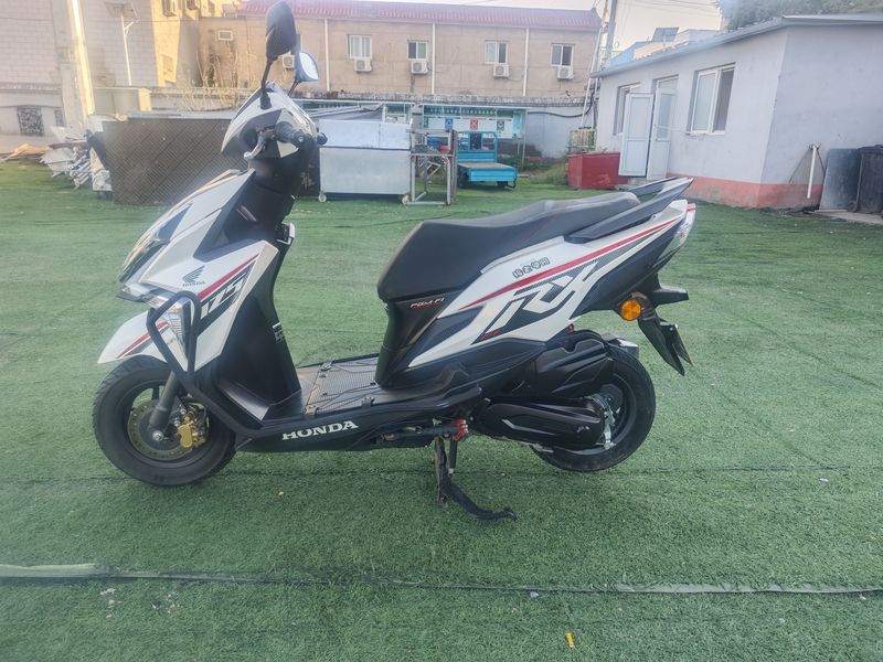 二手新大洲本田裂行 RX125Fi