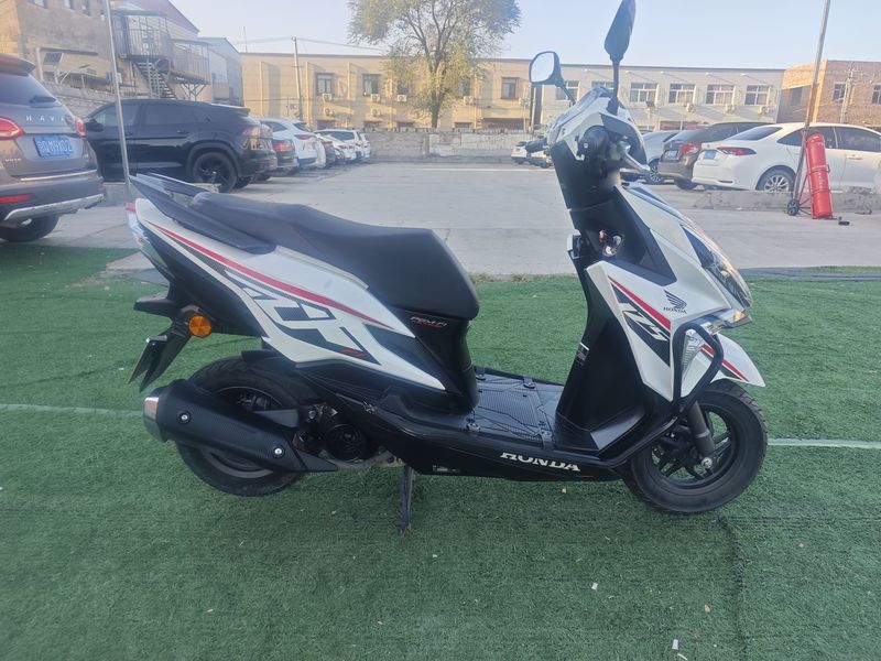 二手新大洲本田裂行 RX125Fi