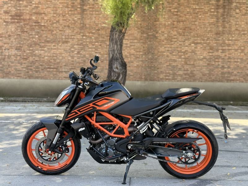 二手KTMR2R250 Duke