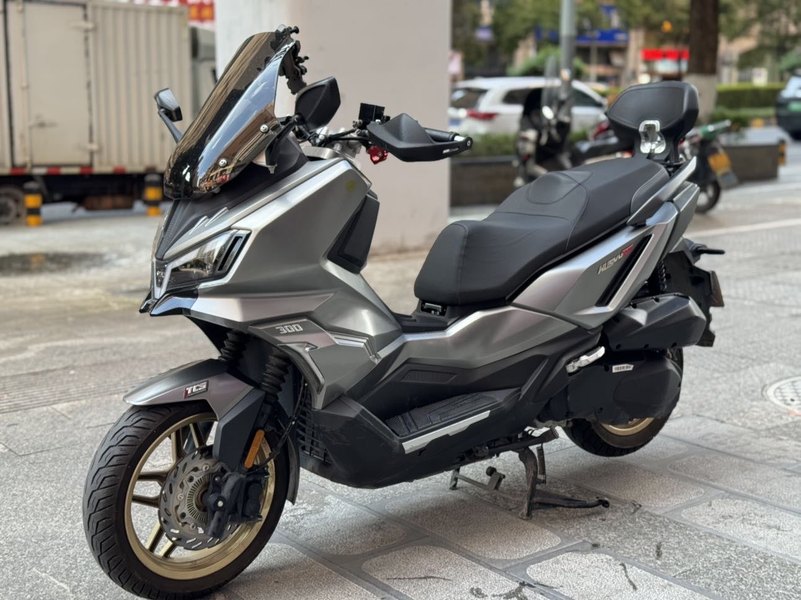 二手三阳哈士奇 Husky ADV300