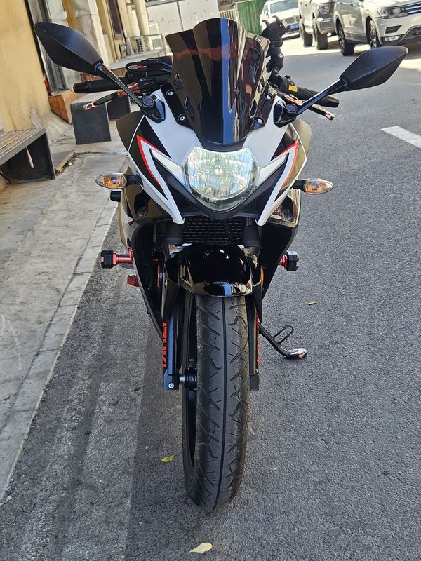 二手豪爵铃木GSX250R