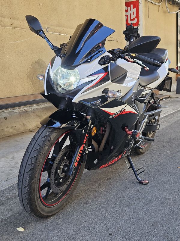 二手豪爵铃木GSX250R