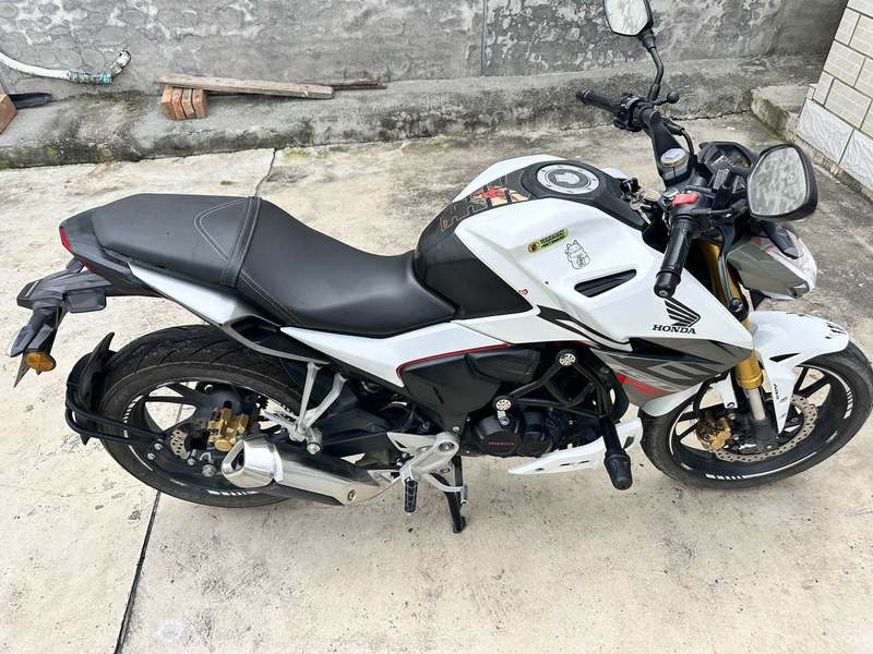 二手五羊本田CB190R 暴锋眼