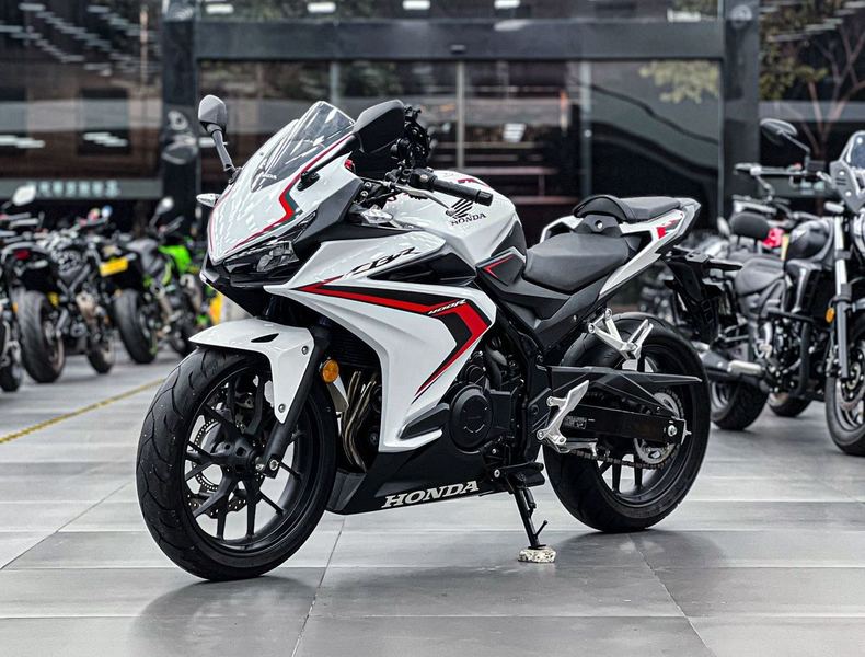 二手本田CBR400R