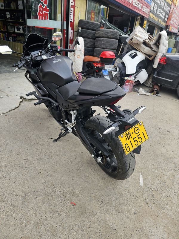 二手本田CBR400R