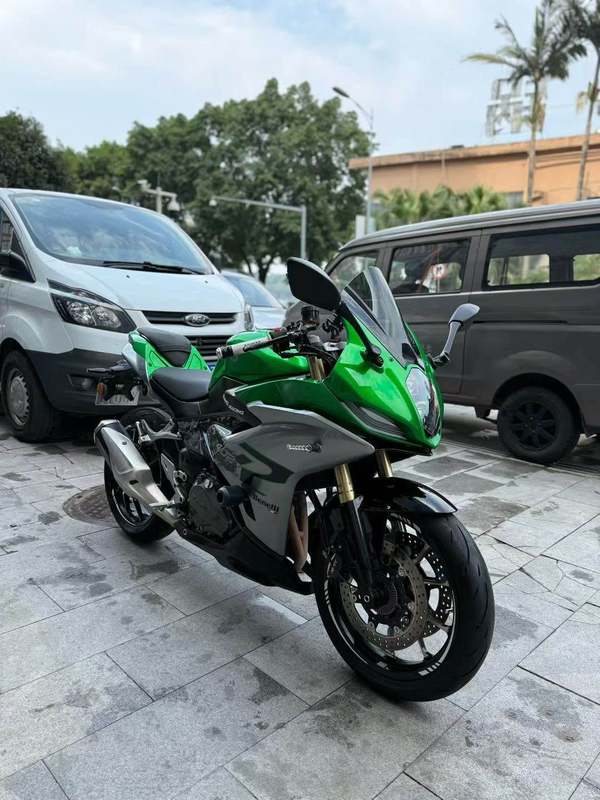 二手贝纳利龙卷风 Tornado 402R