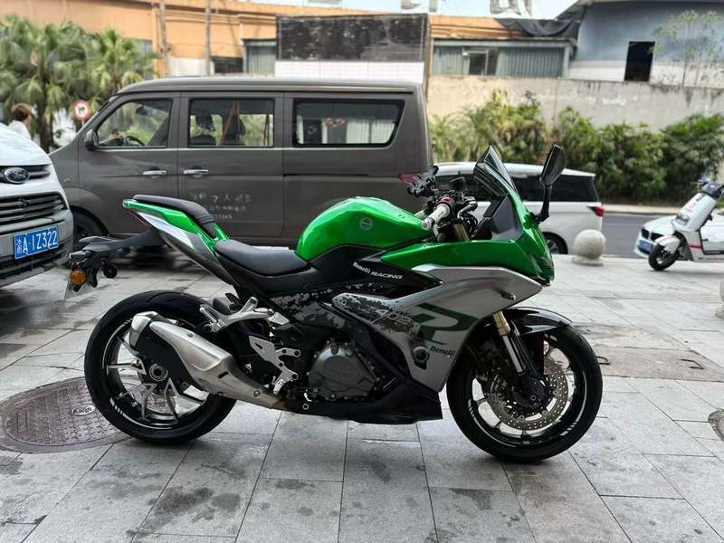 二手贝纳利龙卷风 Tornado 402R