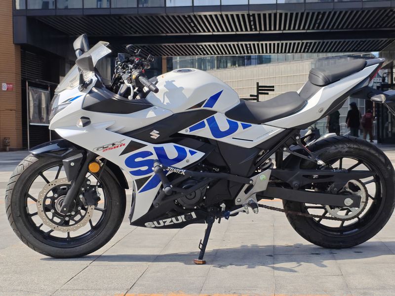 二手豪爵铃木GSX250R