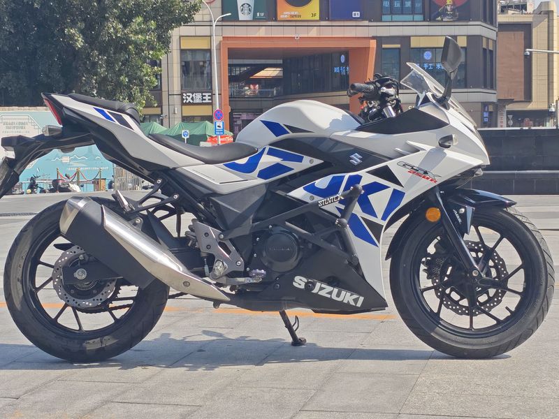 二手豪爵铃木GSX250R