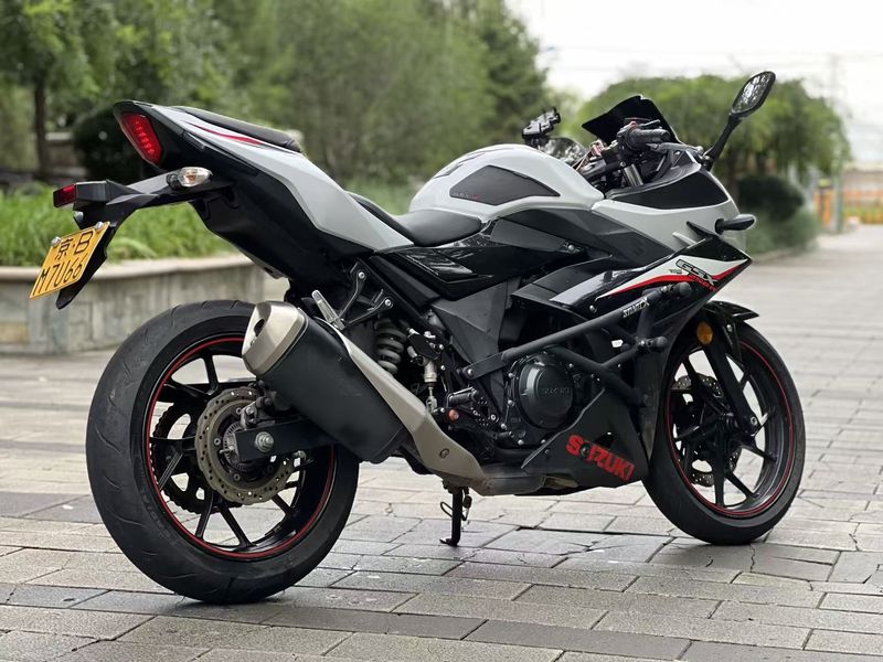 二手豪爵铃木GSX250R