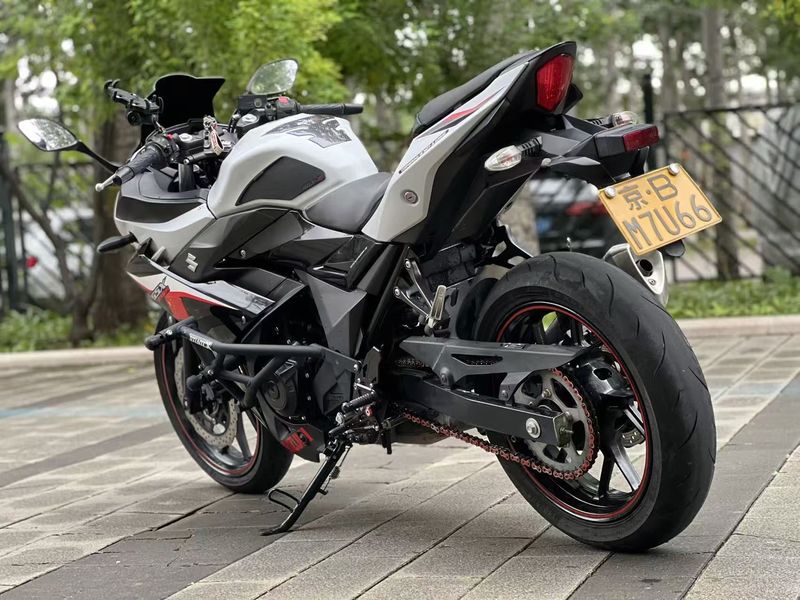 二手豪爵铃木GSX250R