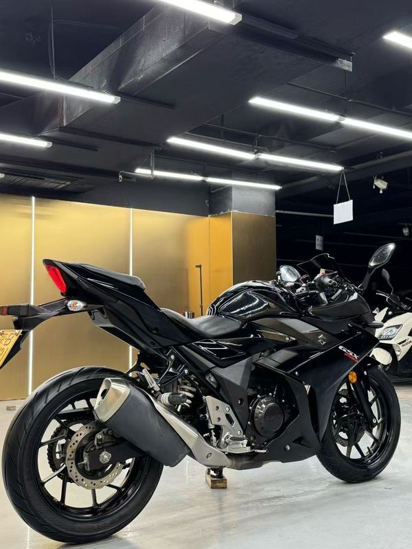 二手豪爵铃木GSX250R