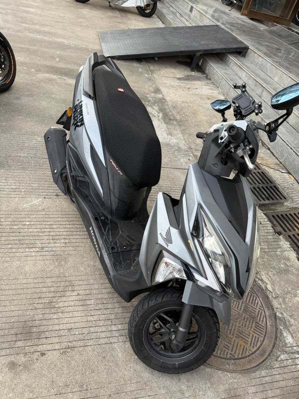 二手新大洲本田裂行 RX125Fi