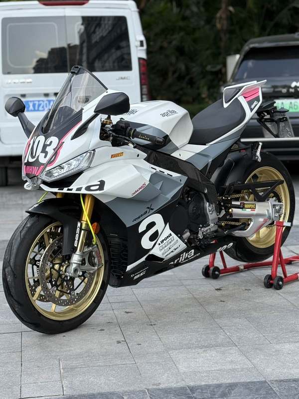 二手阿普利亚RSV4
