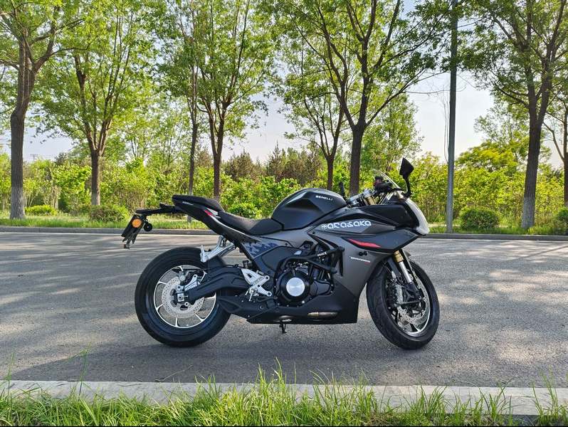 二手贝纳利龙卷风 Tornado 552R