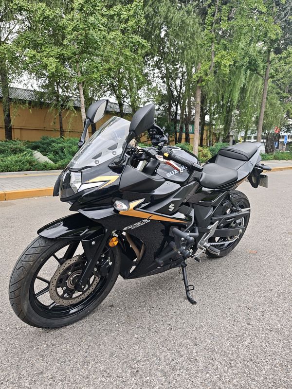 二手豪爵铃木GSX250R