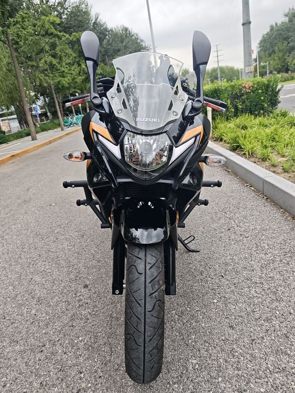 二手豪爵铃木GSX250R