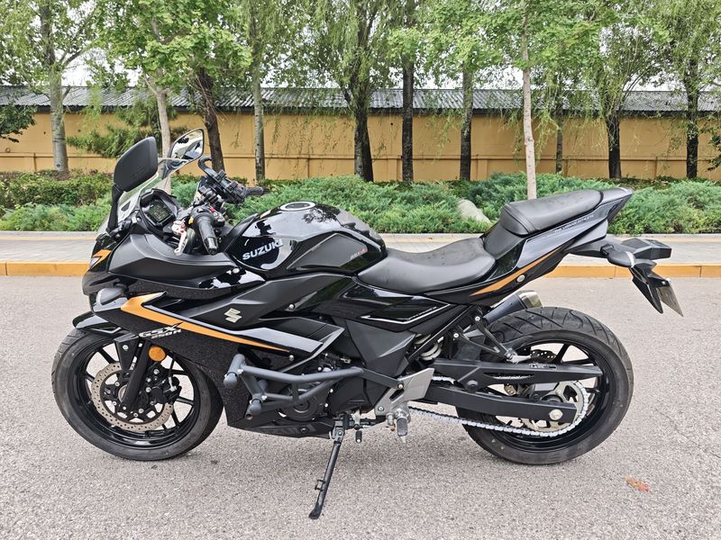 二手豪爵铃木GSX250R