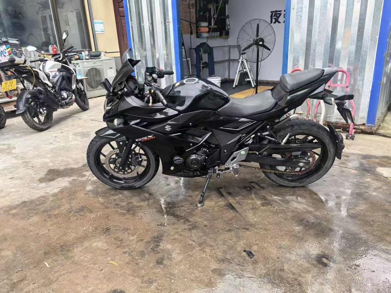 二手豪爵铃木GSX250R