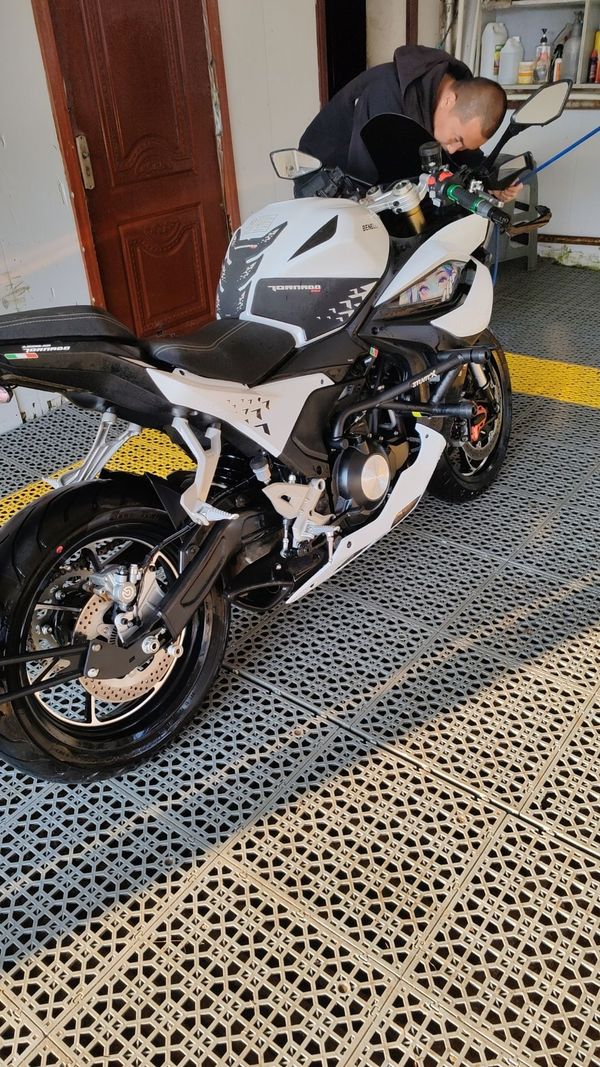 二手贝纳利龙卷风 Tornado 552R