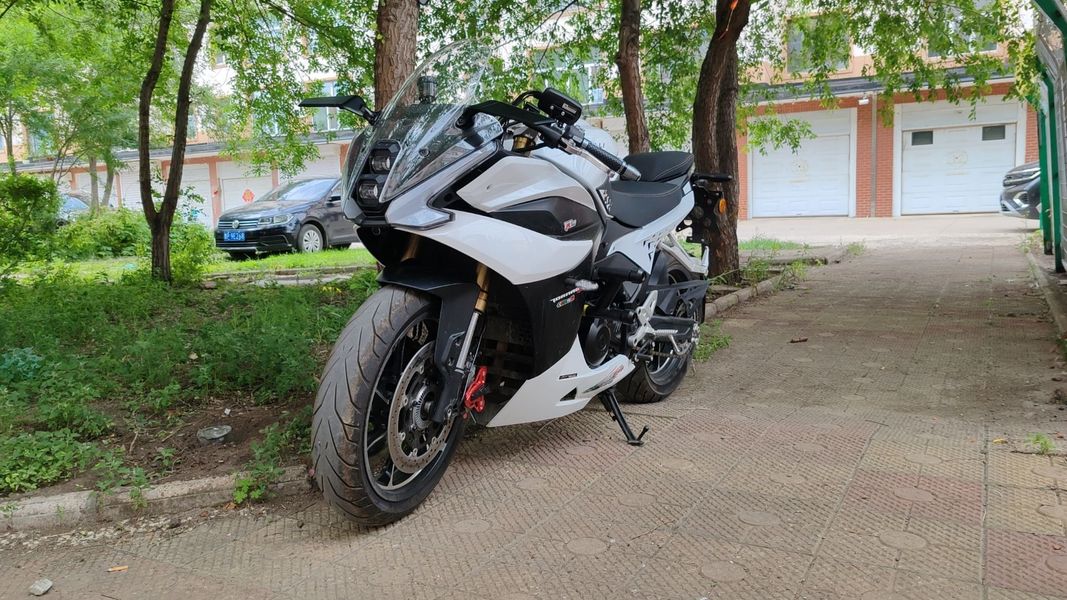 二手贝纳利龙卷风 Tornado 552R