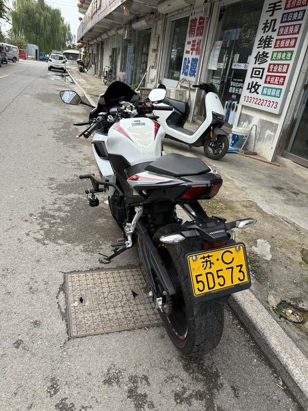 二手本田CBR400R