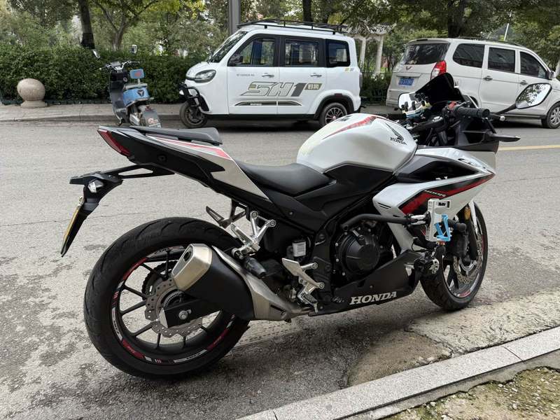 二手本田CBR400R