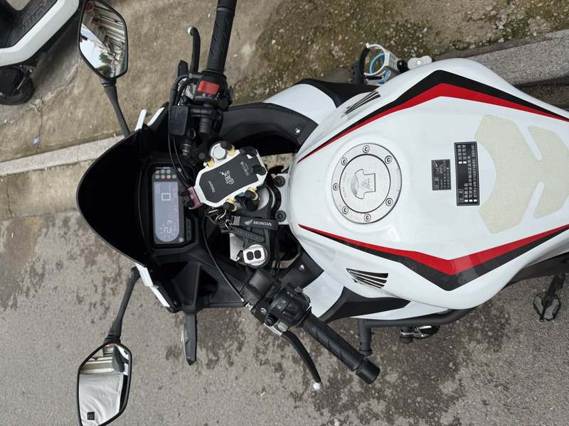 二手本田CBR400R