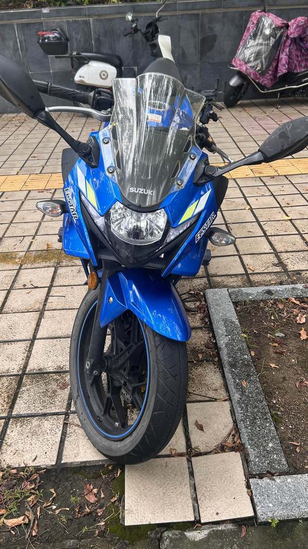 二手豪爵铃木GSX250R