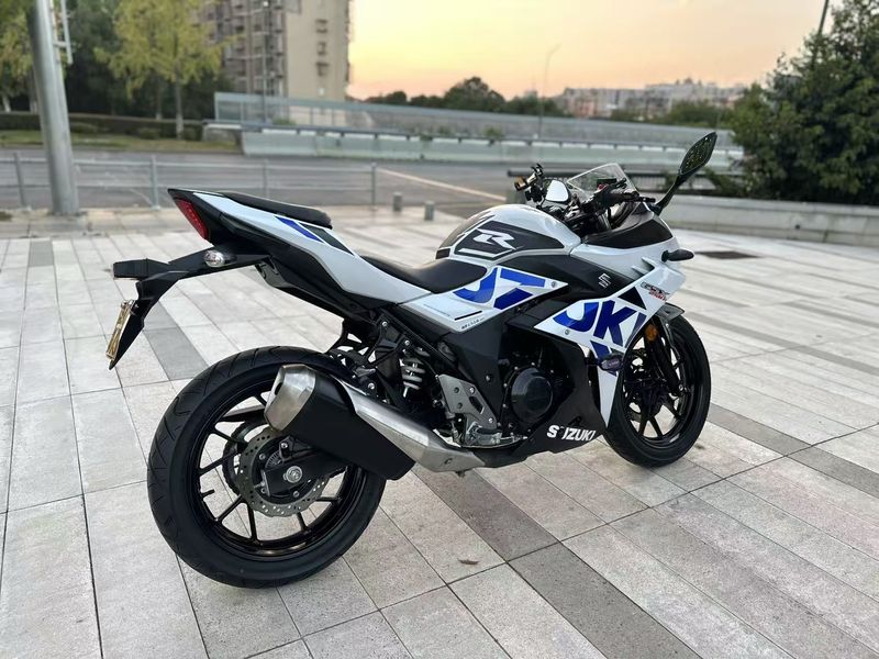 二手豪爵铃木GSX250R