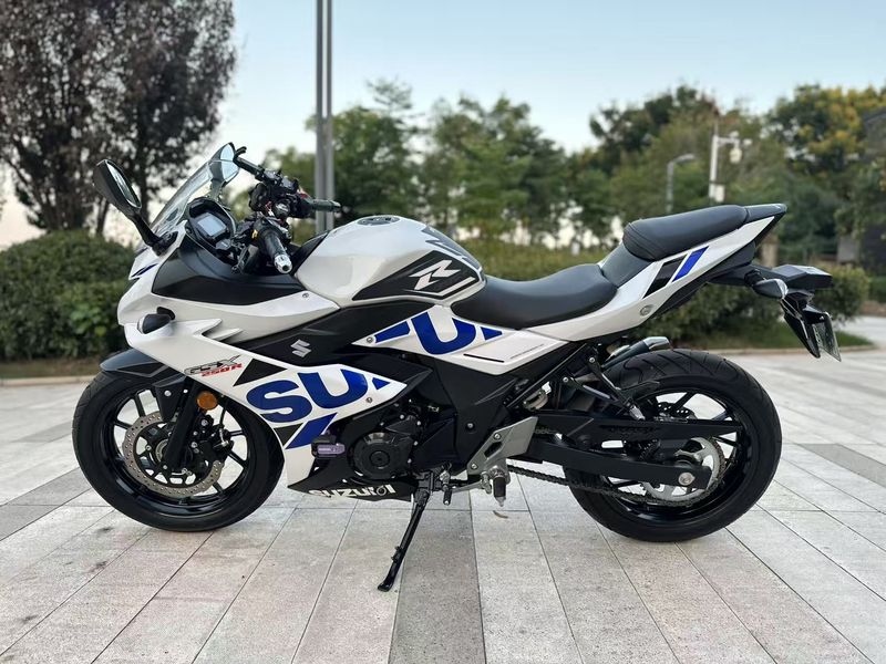 二手豪爵铃木GSX250R