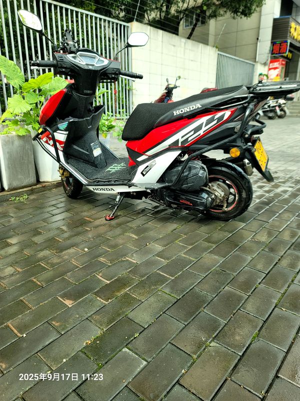 二手五羊本田NX125