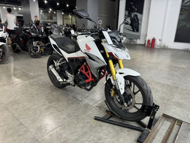 二手五羊本田CB190R 暴锋眼
