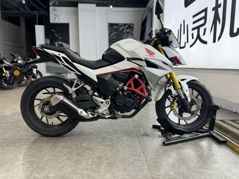 二手五羊本田CB190R 暴锋眼