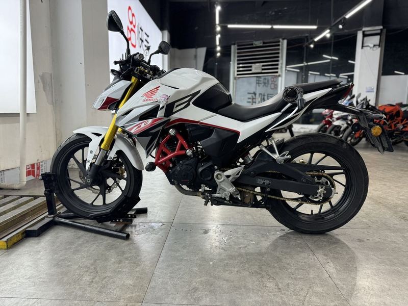 二手五羊本田CB190R 暴锋眼