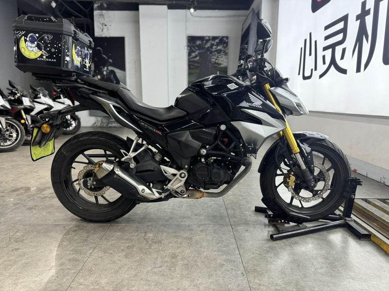 二手五羊本田CB190R 暴锋眼
