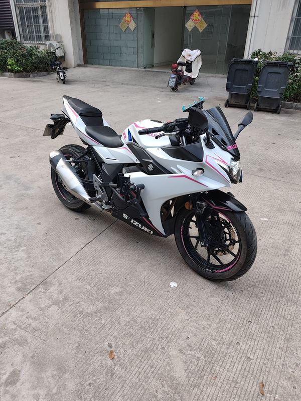 二手豪爵铃木GSX250R