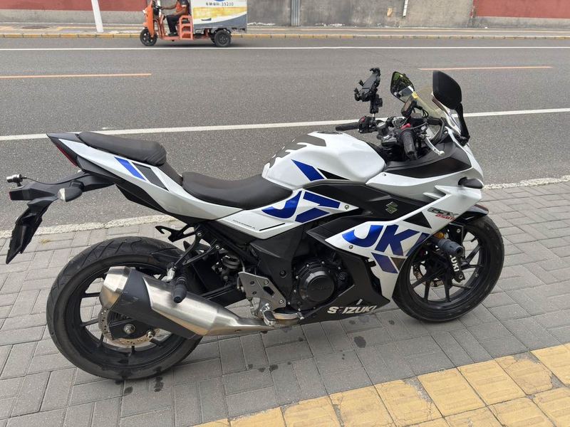 二手豪爵铃木GSX250R