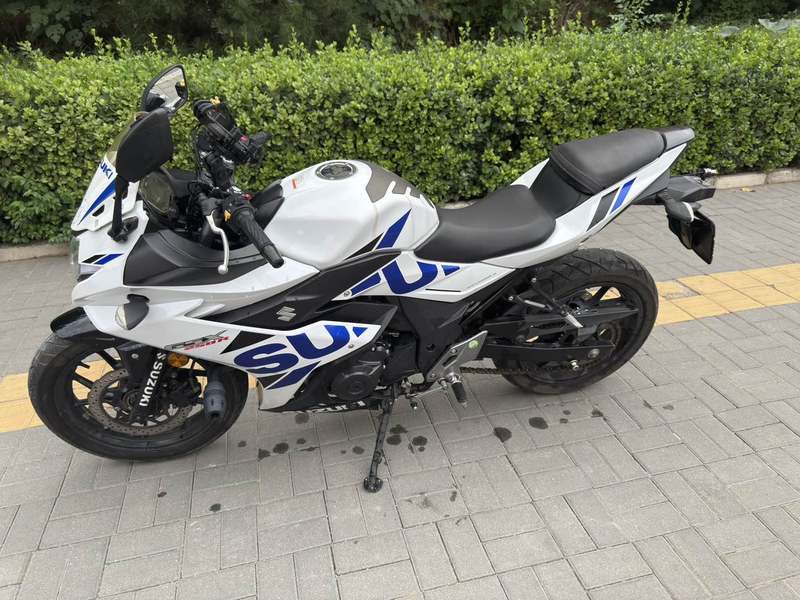二手豪爵铃木GSX250R