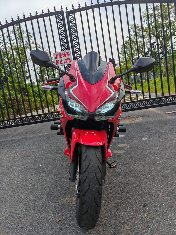 二手本田CBR400R
