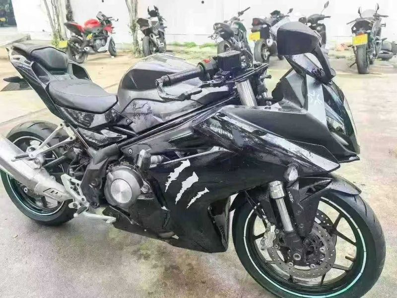 二手贝纳利龙卷风 Tornado 302R