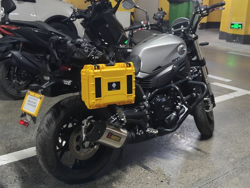 二手贝纳利幼狮 Leoncino 800