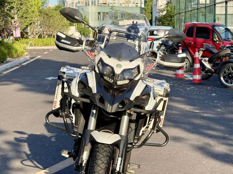 二手贝纳利金鹏 TRK502